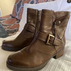 Earth Booties size 9